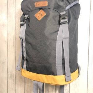 Columbia outdoor 25L daypack backpack black camel